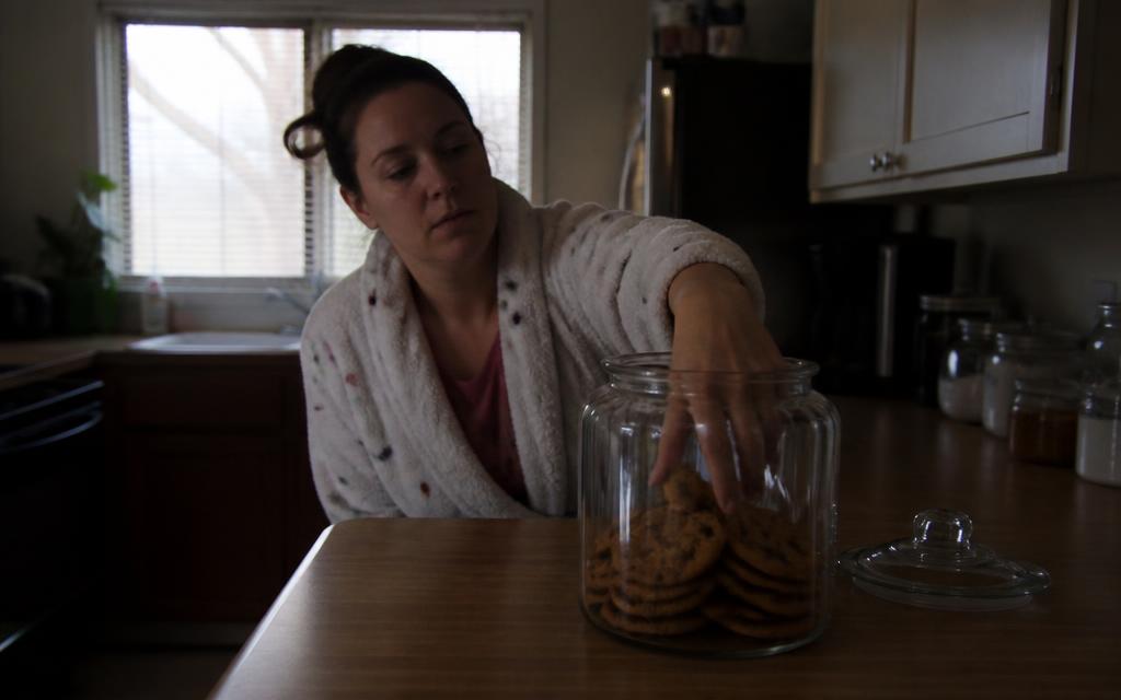 Sleep Deprivation and Cravings: Why You Want Sugar at 3 PM
